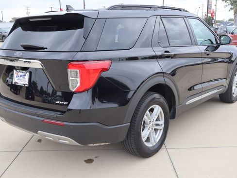 Used 2023 Ford Explorer XLT w/ Equipment Group 202A image 6