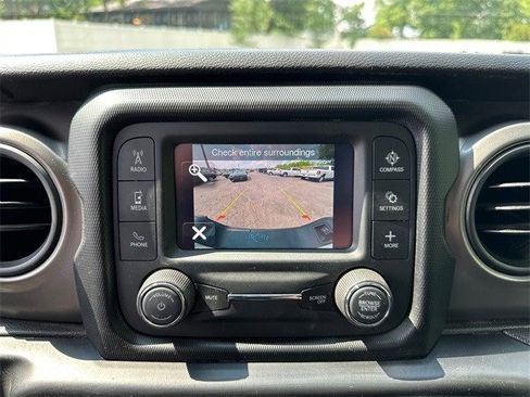 Used 2021 Jeep Gladiator Willys image 27