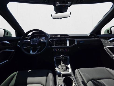 New 2025 Audi Q3 2.0T Premium image 19