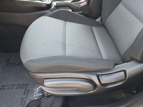 Certified 2025 Kia Soul LX w/ LX Technology Package FWD image 16