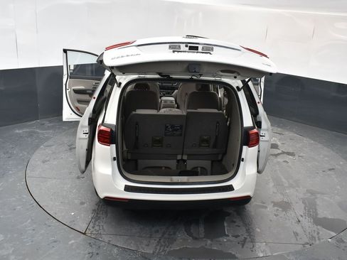 Used 2021 Kia Sedona LX image 15
