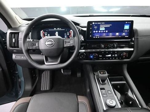 New 2026 Nissan Pathfinder Platinum AWD/4WD image 11