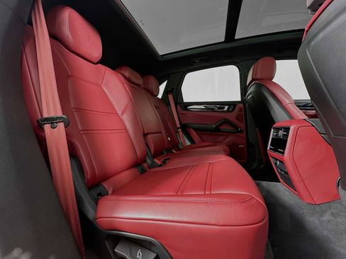 Certified 2023 Porsche Cayenne S Platinum w/ Premium Package Plus image 27