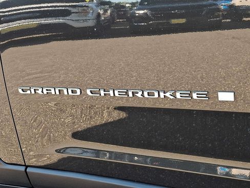 Used 2022 Jeep Grand Cherokee L Limited w/ Luxury Tech Group II AWD/4WD image 33