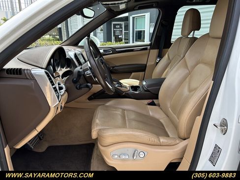 Used 2015 Porsche Cayenne S image 46