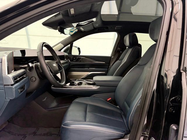 Used 2025 Cadillac Escalade IQ Luxury 2 w/ LPO, Premium Carpet Package AWD/4WD image 14