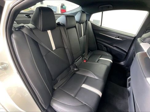 Used 2025 Toyota Camry SE image 36