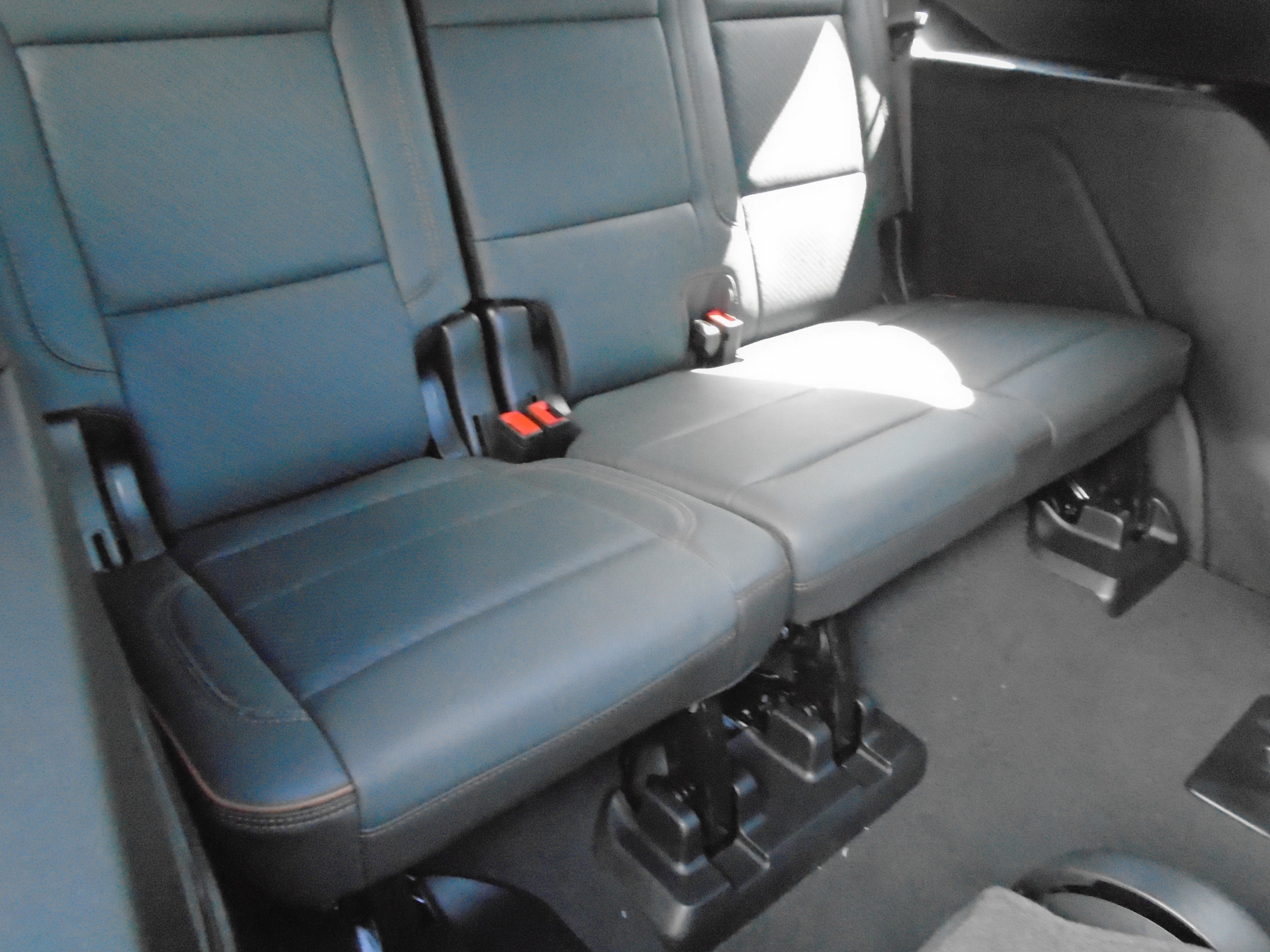 Used 2025 GMC Yukon AT4 AWD/4WD image 42