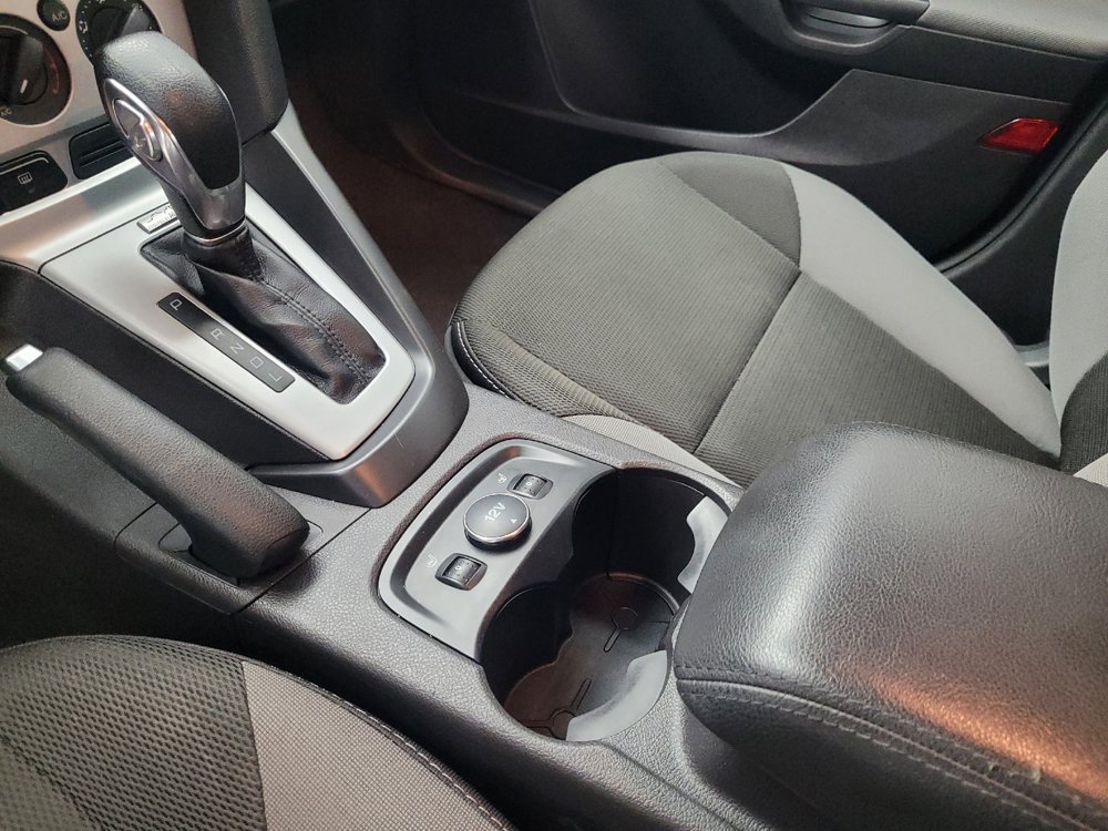 Used 2014 Ford Focus SE w/ SE Winter Package FWD image 26