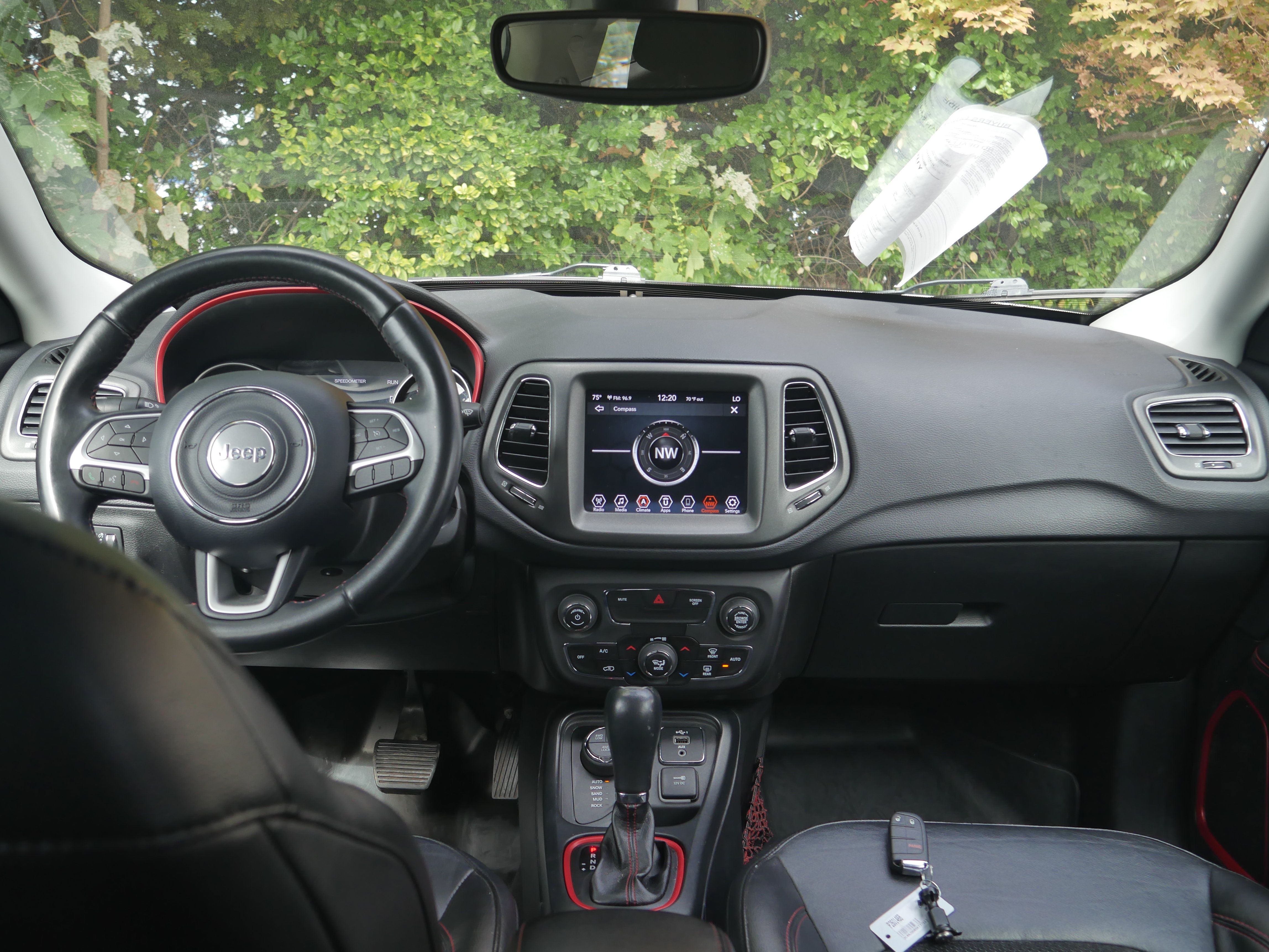 Used 2019 Jeep Compass Trailhawk AWD/4WD image 9