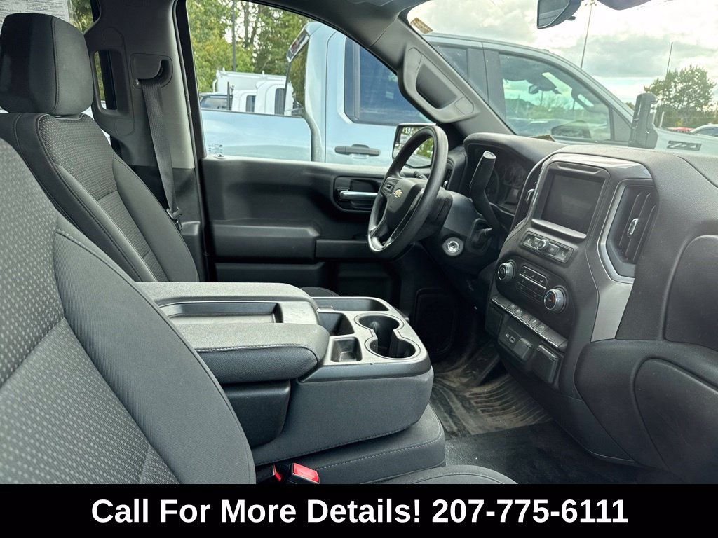 Used 2022 Chevrolet Silverado 1500 W/T w/ WT Value Package AWD/4WD image 3
