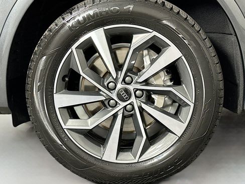 Used 2023 Audi Q5 2.0T Premium w/ Convenience Package AWD/4WD image 11