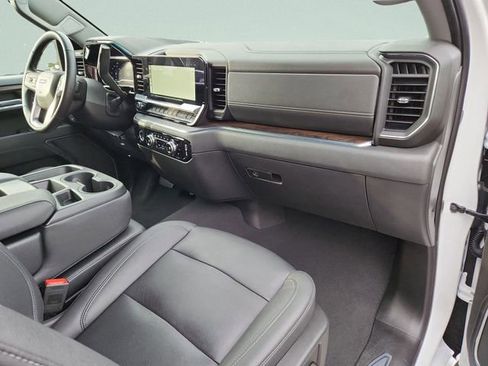 Used 2024 GMC Sierra 1500 SLT RWD image 8