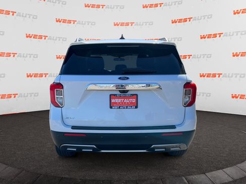 Used 2023 Ford Explorer XLT w/ Equipment Group 202A image 4