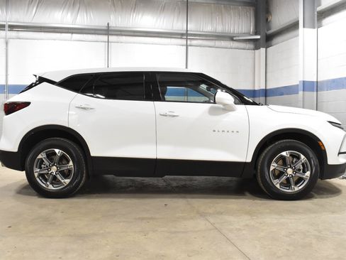 Used 2025 Chevrolet Blazer LT AWD/4WD image 28