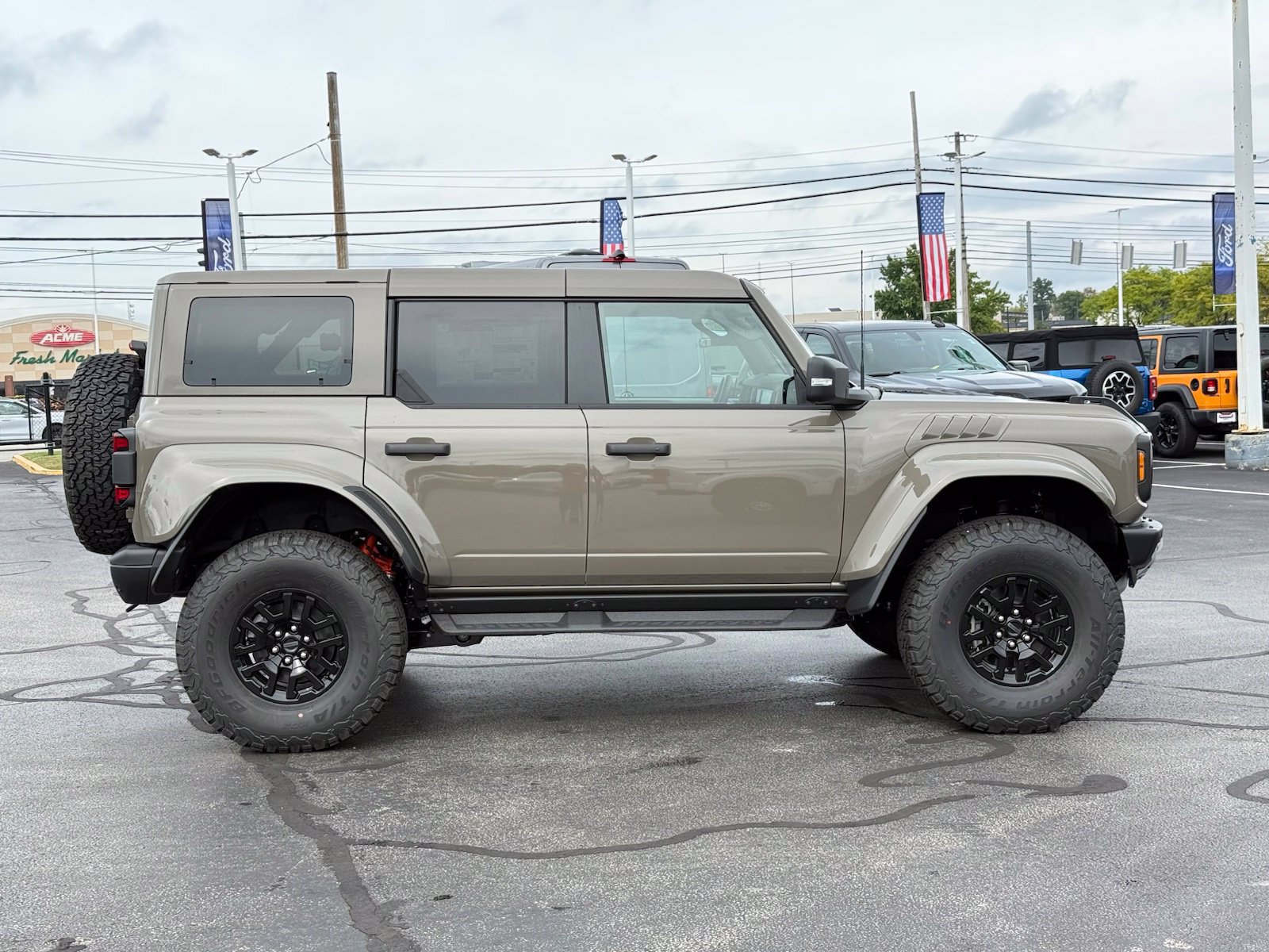 New 2026 Ford Bronco Raptor AWD/4WD image 8