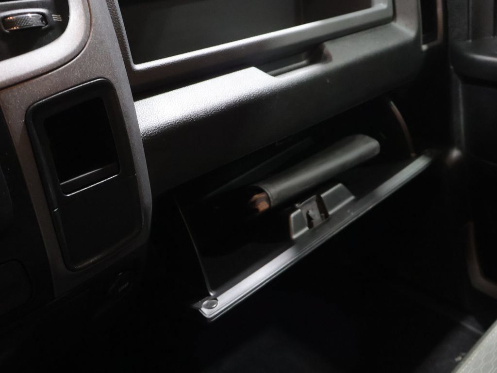 Used 2019 RAM 1500 Express w/ Express Value Package AWD/4WD image 29