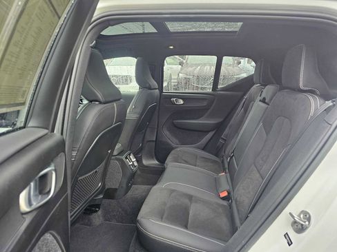 Certified 2023 Volvo XC40 Recharge Plus image 19