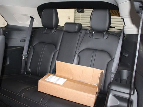 Used 2024 MAZDA CX-90 Plug-In Hybrid w/ Premium Pkg image 28