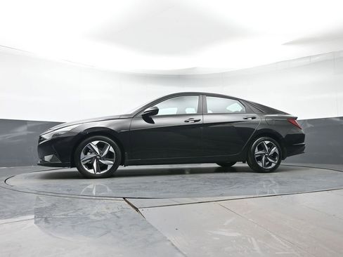 Used 2023 Hyundai Elantra SEL w/ Convenience Package FWD image 25