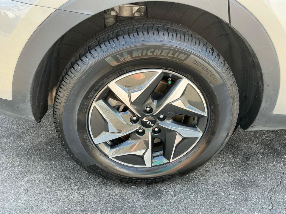Used 2023 Kia Sorento EX FWD image 28