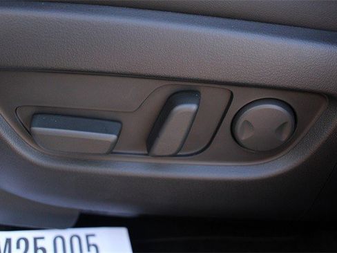 Certified 2025 MAZDA CX-70 Plug-In Hybrid w/ Premium Plus image 30