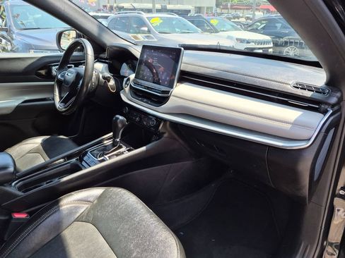 Used 2023 Jeep Compass Limited AWD/4WD image 22