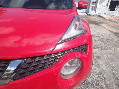 Used 2015 Nissan Juke SV w/ Technology Package FWD image 18