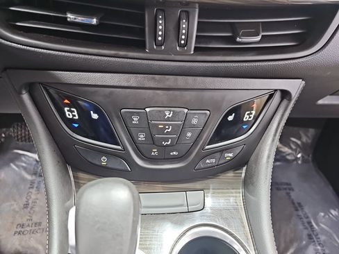 Used 2020 Buick Envision Essence FWD image 26