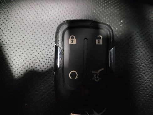 Used 2024 GMC Terrain SLT image 32