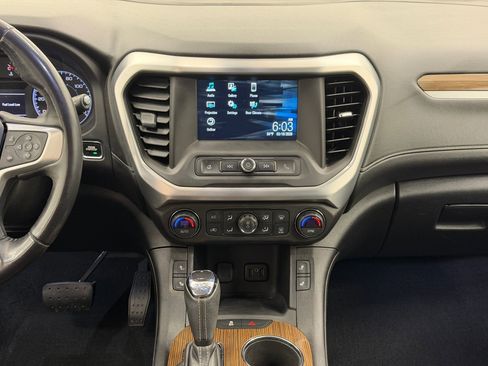 Used 2018 GMC Acadia SLE image 27