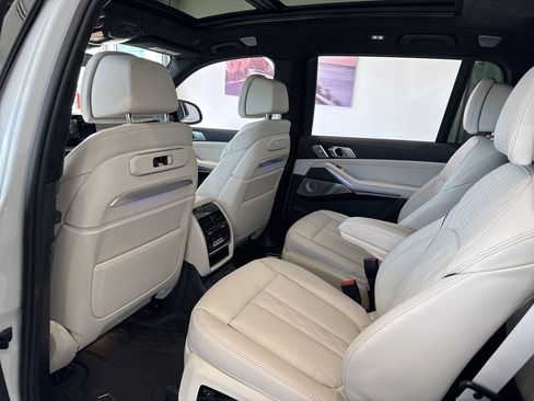 New 2026 BMW X7 M60i image 43
