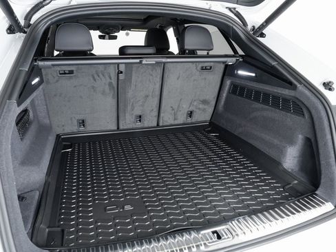 Used 2025 Audi Q8 Premium Plus w/ Premium Plus Package image 29