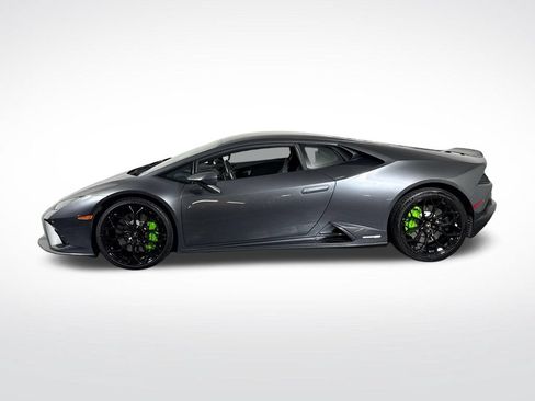 Used 2021 Lamborghini Huracan EVO RWD image 2