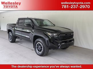 Used 2024 Toyota Tacoma TRD Off-Road w/ TRD Off Road Upgrade Package AWD/4WD video 1