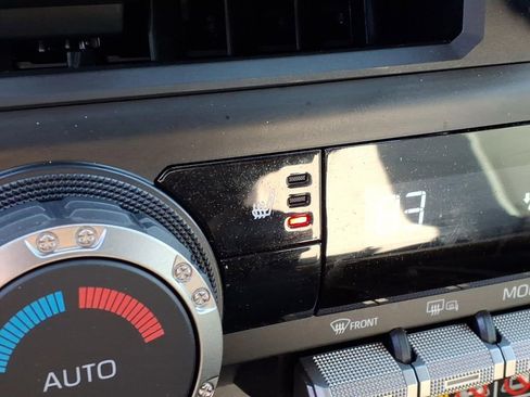 Used 2024 Toyota Tacoma TRD Sport image 23