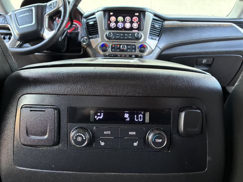 Used 2016 GMC Yukon Denali RWD image 35