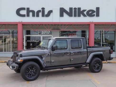 Used 2021 Jeep Gladiator Sport AWD/4WD image 1