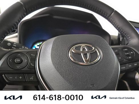 Used 2020 Toyota RAV4 XLE w/ XLE Grade Weather Package AWD/4WD image 21
