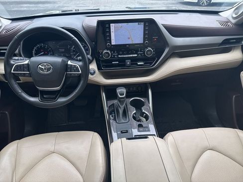 Used 2022 Toyota Highlander Limited image 29