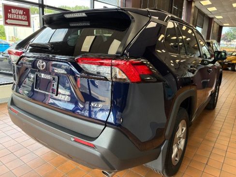 Used 2025 Toyota RAV4 XLE w/ Convenience Package FWD image 10