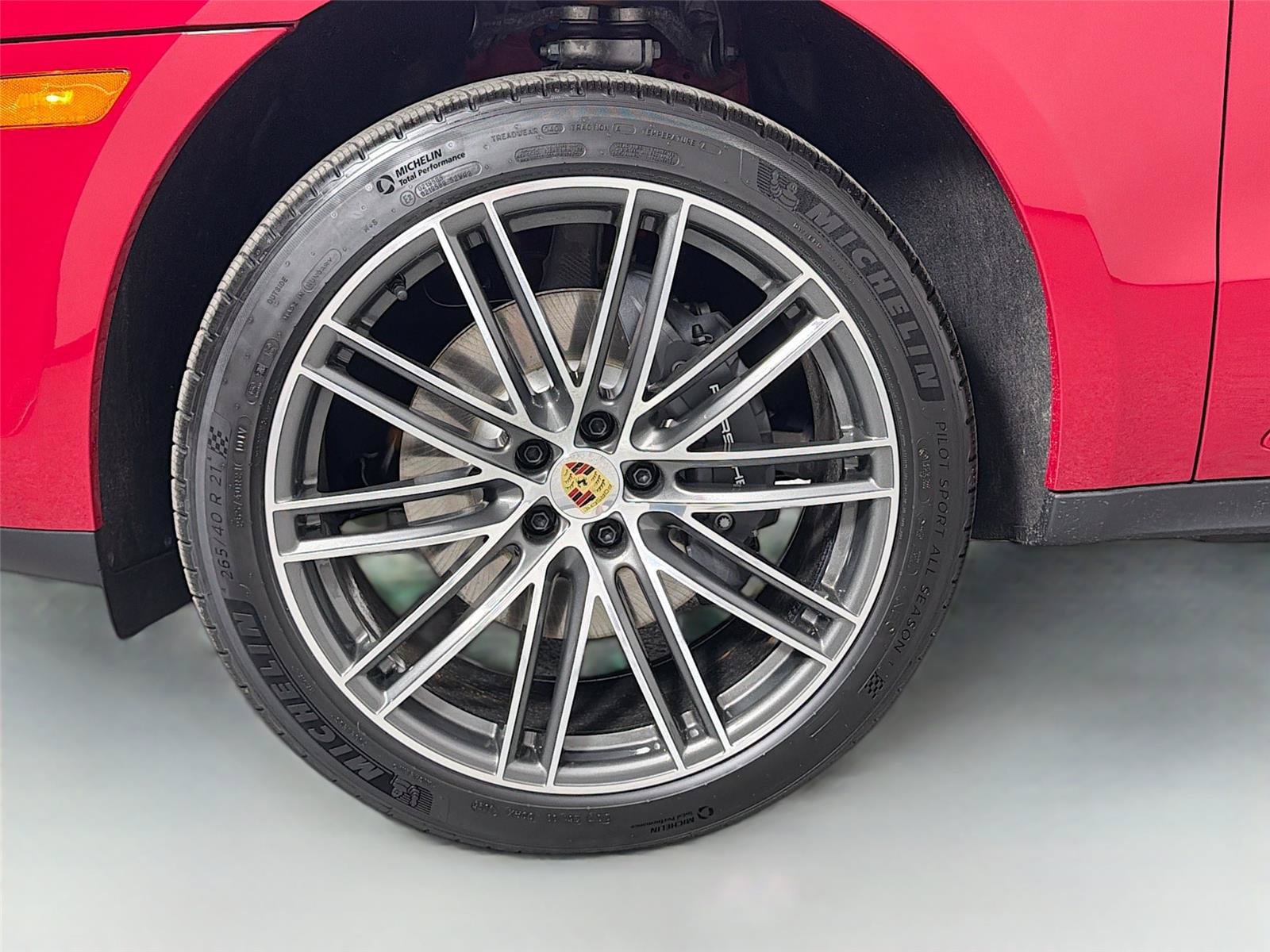 Certified 2026 Porsche Macan AWD/4WD image 11