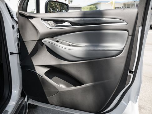 Used 2023 Buick Enclave Essence w/ LPO, Touring Package image 44