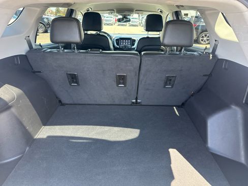 Used 2022 GMC Terrain SLT w/ Tech Package AWD/4WD image 11