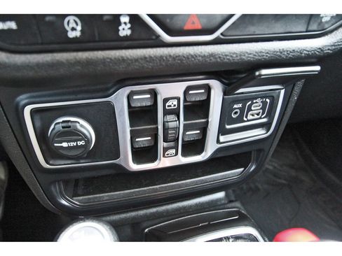 Used 2025 Jeep Wrangler Unlimited Sport AWD/4WD image 27