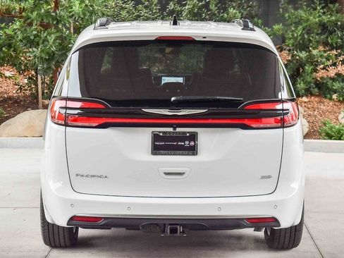 New 2026 Chrysler Pacifica Pinnacle w/ Trailer Tow Group image 5