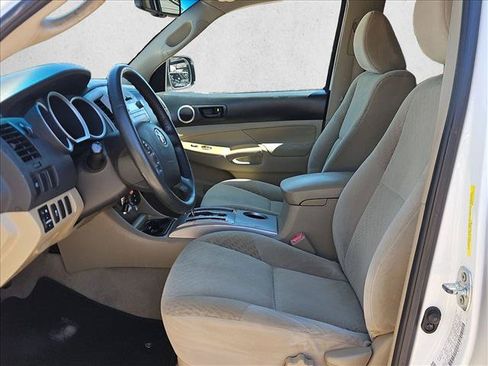 Used 2011 Toyota Tacoma PreRunner w/ SR5 Pkg #2 RWD image 12