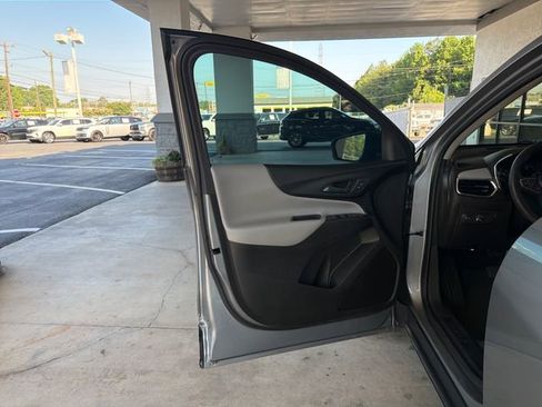 Used 2023 Chevrolet Equinox LS FWD image 22