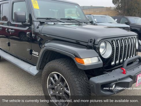 Used 2020 Jeep Gladiator Overland w/ Trailer Tow Package AWD/4WD image 3