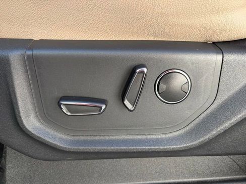 Used 2024 Ford Expedition Limited image 30